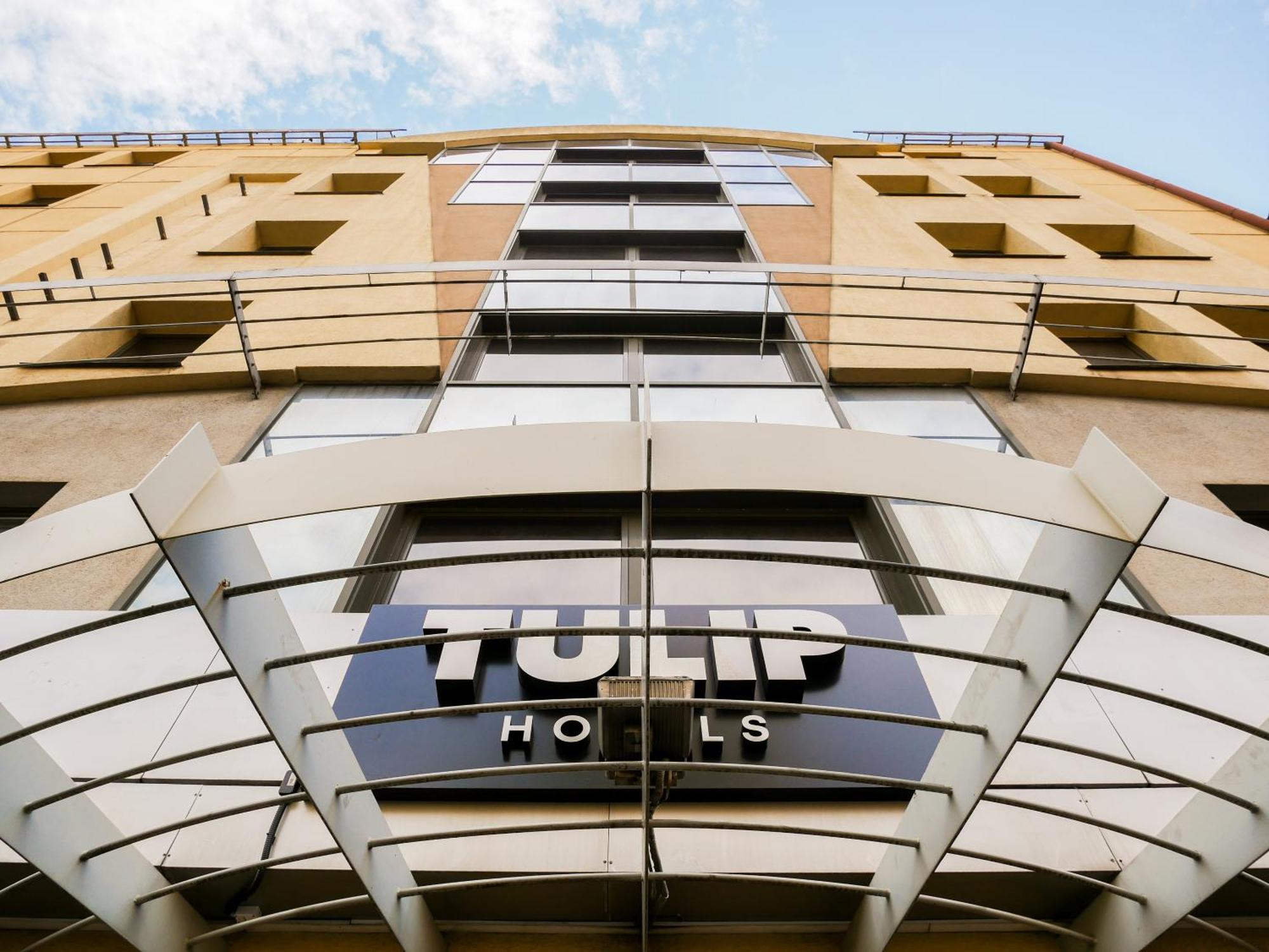 Tulip - Centre 3*